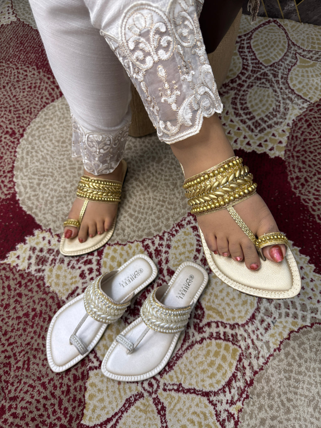 Embellished Toe-Ring Ethnic Flats-812