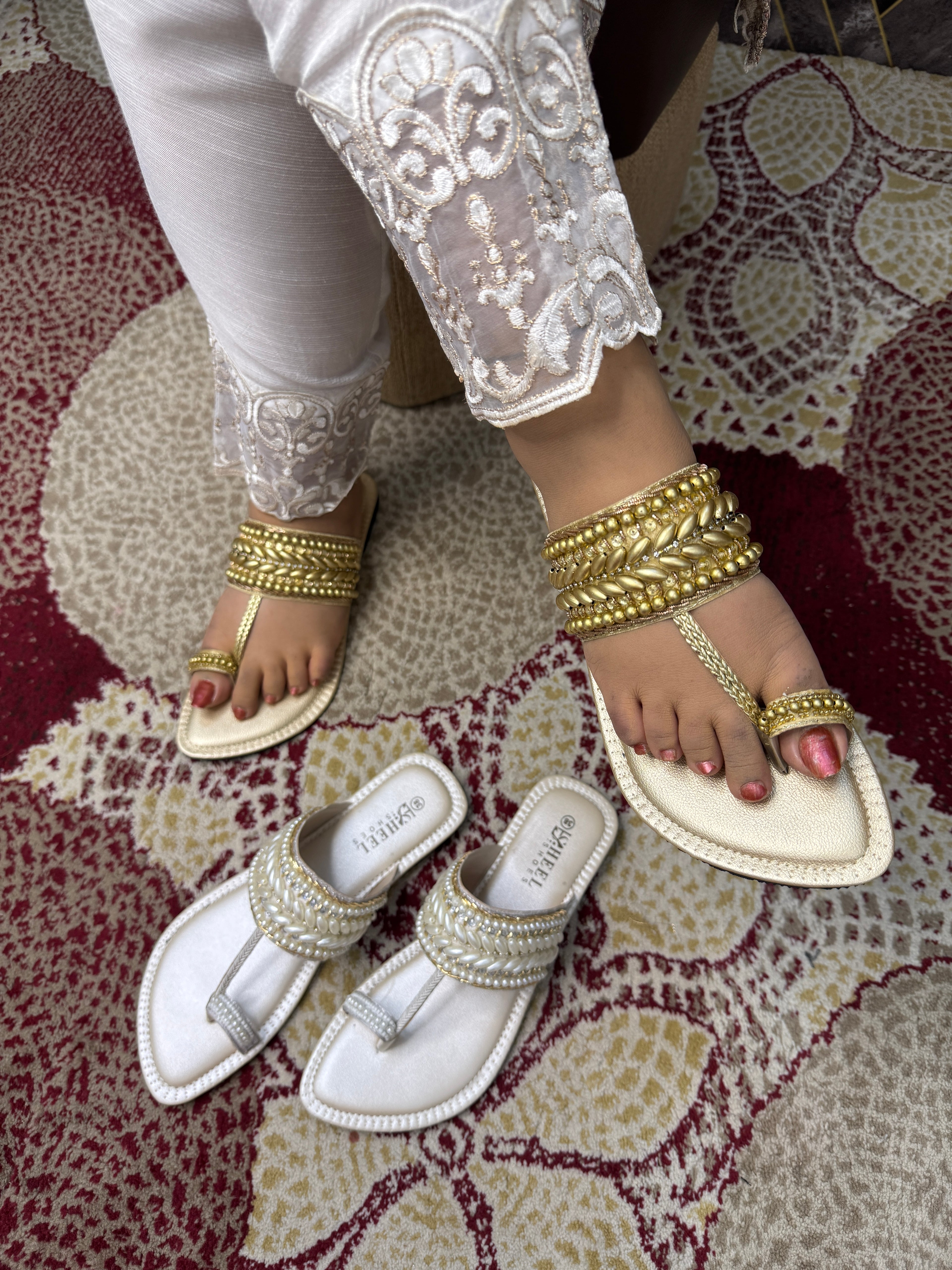 Embellished Toe-Ring Ethnic Flats-812