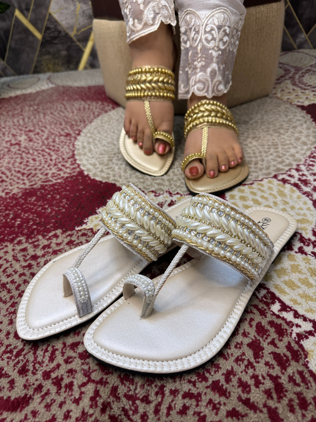 Embellished Toe-Ring Ethnic Flats-812