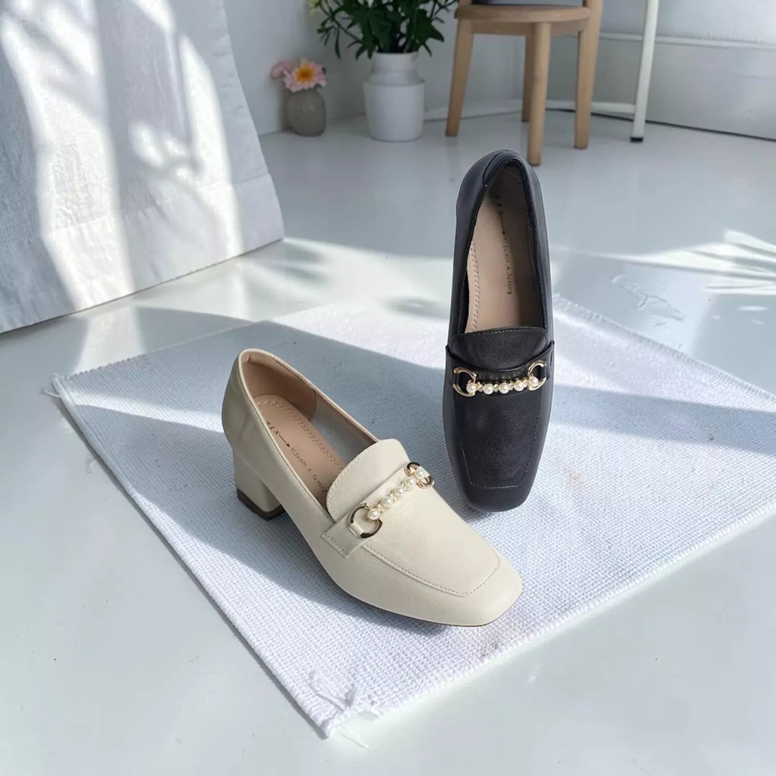 Women Leather Loafer-1056